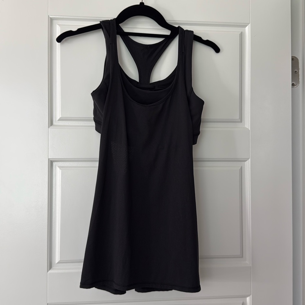 Women’s Lululemon workout top